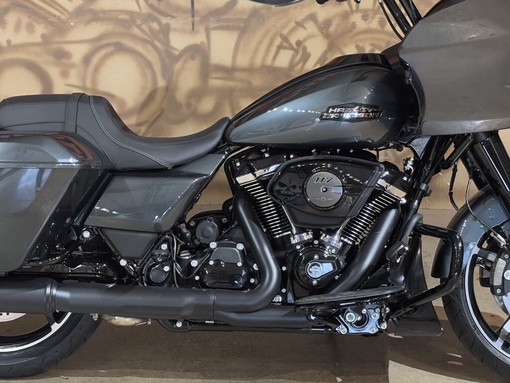 FLTRX 2025 Road Glide - Photo 3