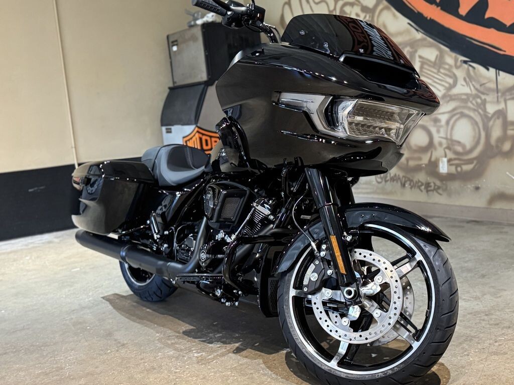 FLTRX 2025 Road Glide - Photo 3