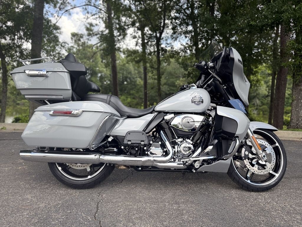 FLHXU 2025 Street Glide Ultra - Photo 9