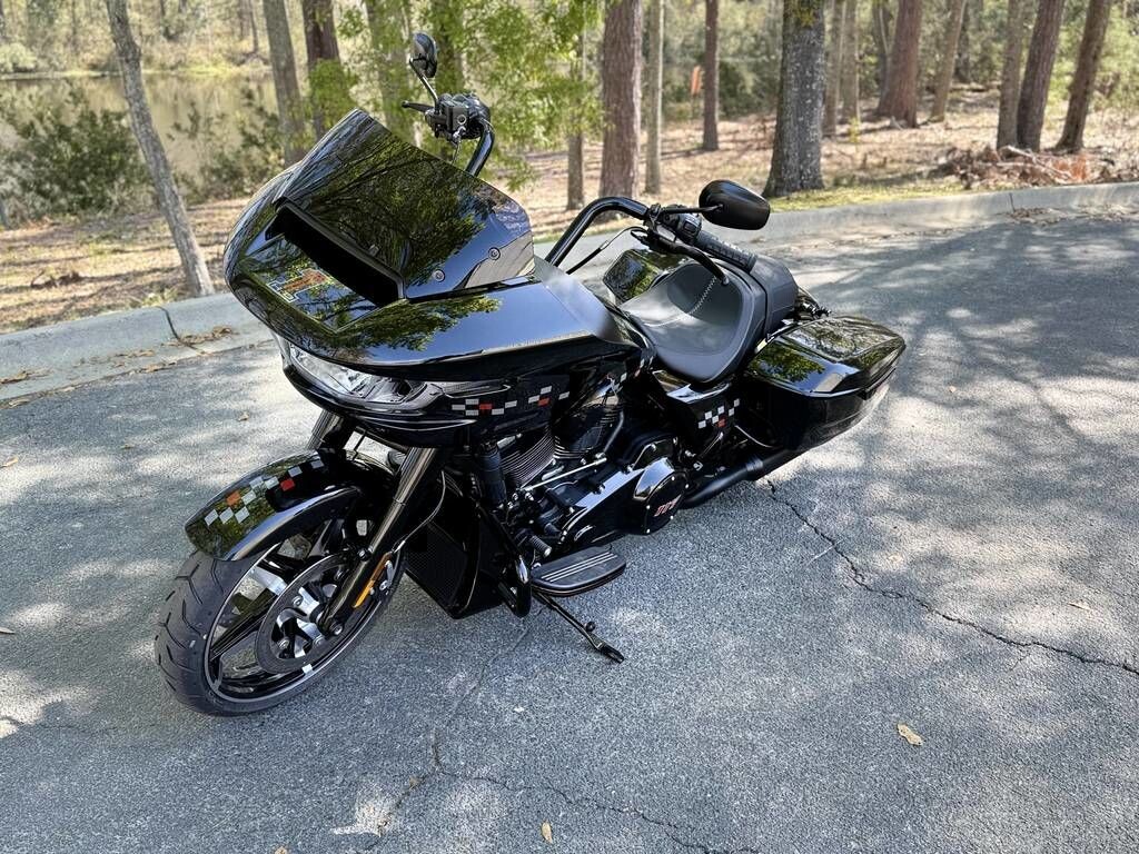 FLTRX 2025 Road Glide - Photo 3