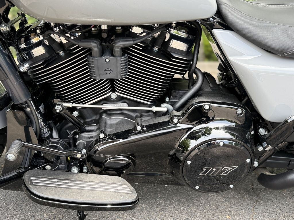 FLTRX 2025 Road Glide - Photo 7