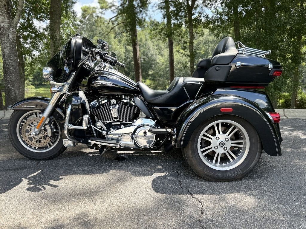 FLHTCUTG 2017 Tri Glide Ultra - Photo 9