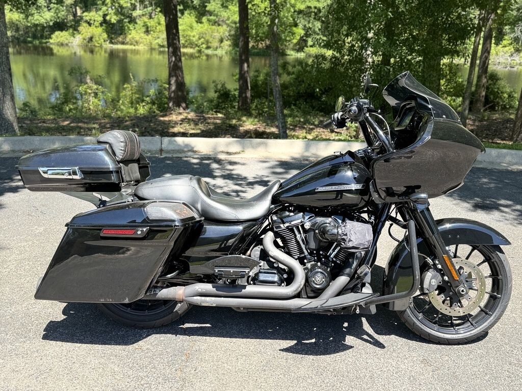 FLTRXS 2019 Road Glide Special