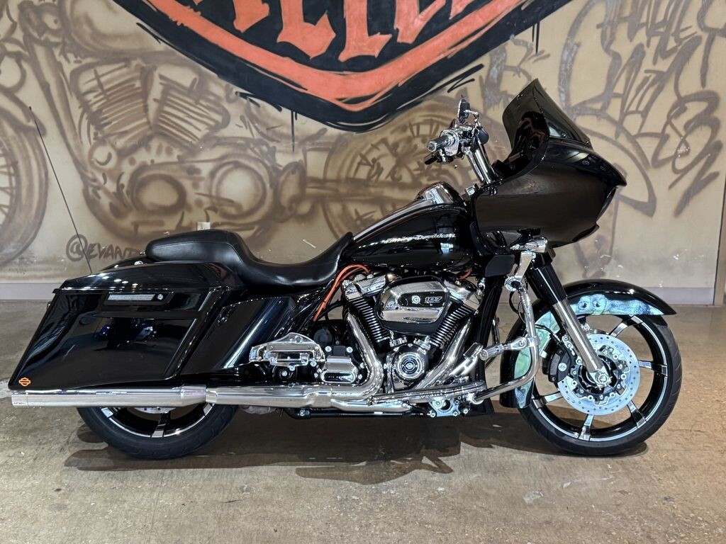 FLTRXS 2017 Road Glide Special