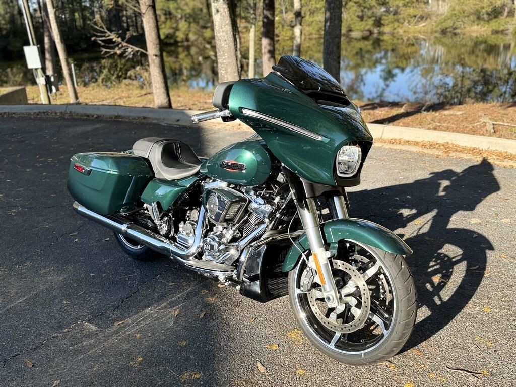 FLHX 2024 Street Glide - Photo 3