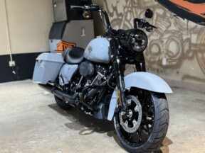 FLHRXS 2025 Road King™ Special thumb 1