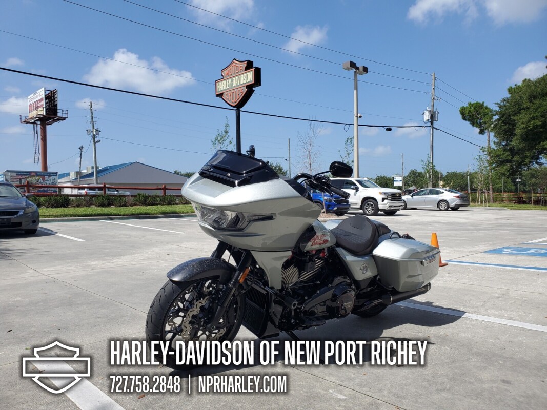 2025 Harley-Davidson CVO Road Glide ST - Photo 10