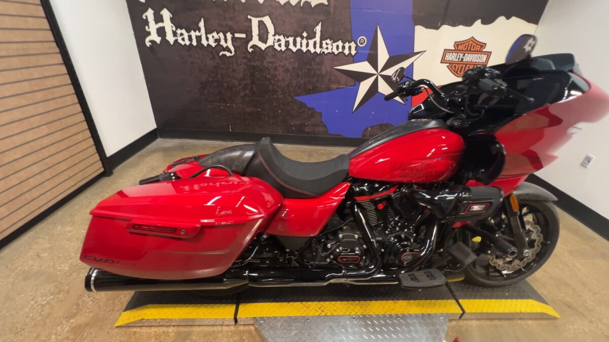 2025 Harley-Davidson CVO Road Glide ST FLTRXSTSE - Photo 4