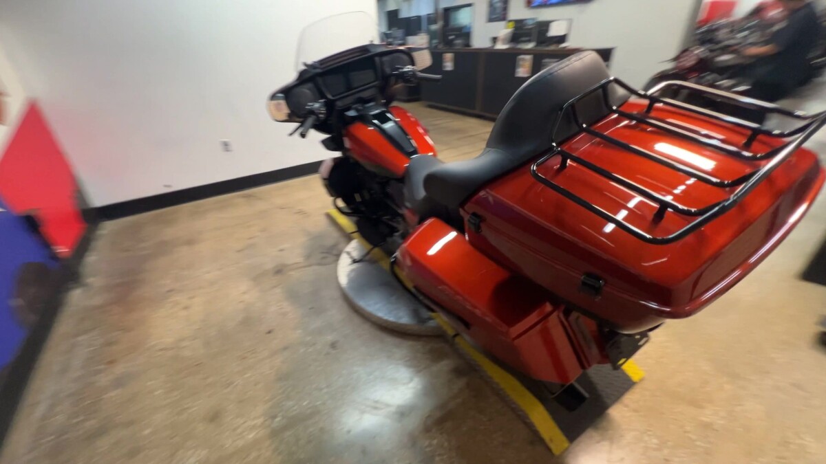 2025 Harley-Davidson Street Glide Ultra FLHXU - Photo 2
