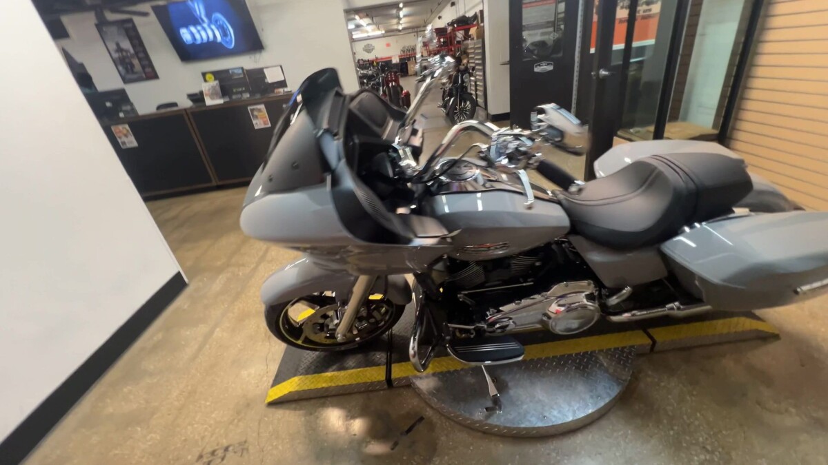 2025 Harley-Davidson Road Glide FLTRX - Photo 8