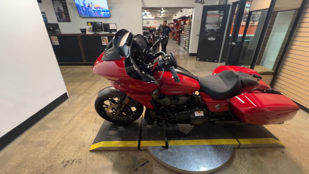 2025 Harley-Davidson CVO Road Glide ST FLTRXSTSE - Photo 8