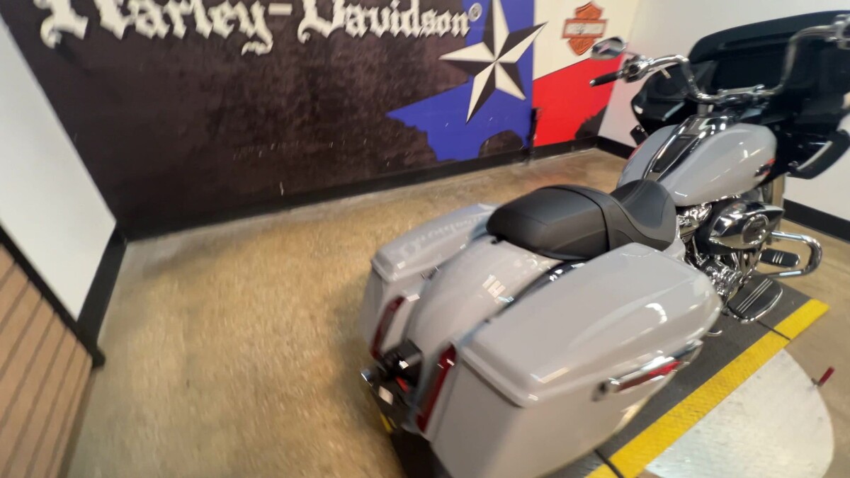 2025 Harley-Davidson Road Glide FLTRX - Photo 3