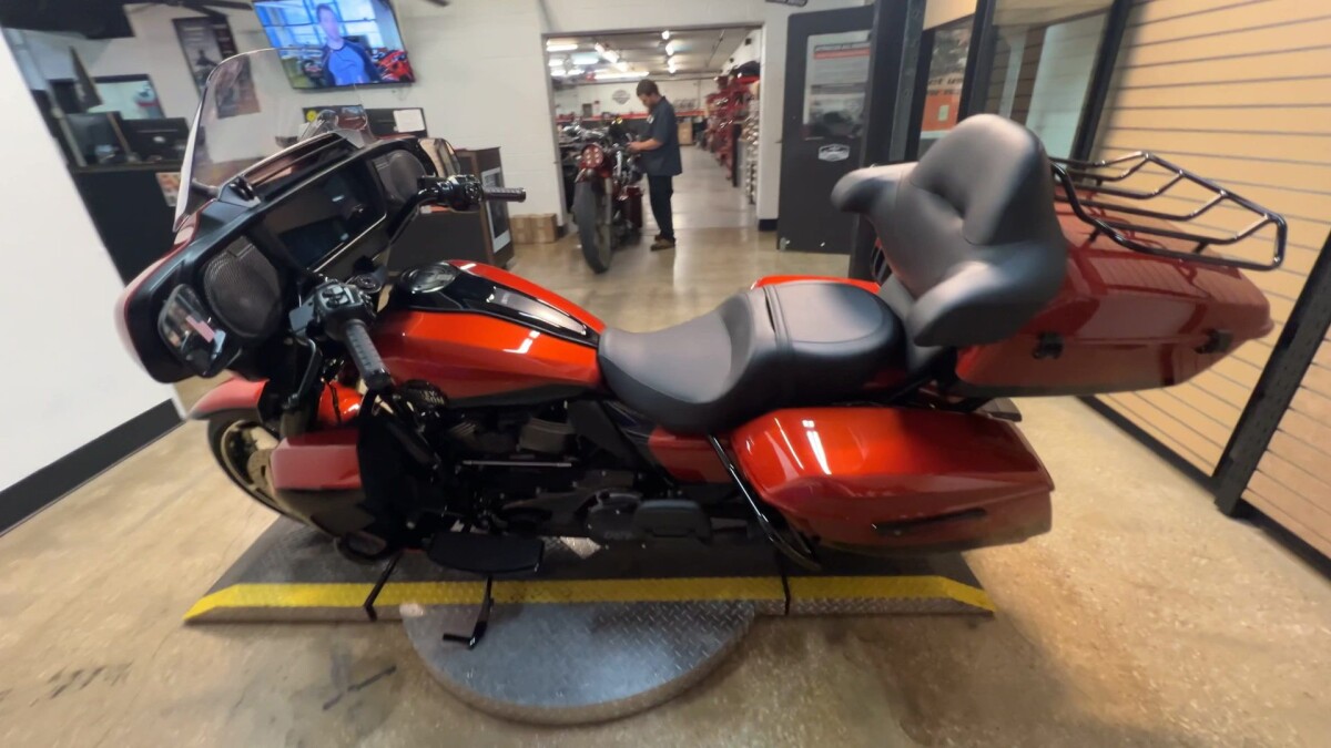 2025 Harley-Davidson Street Glide Ultra FLHXU - Photo 9