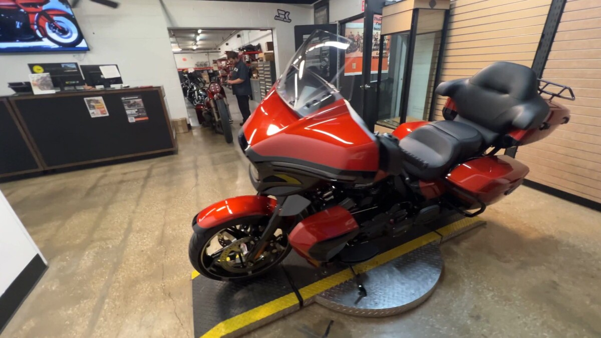2025 Harley-Davidson Street Glide Ultra FLHXU - Photo 8