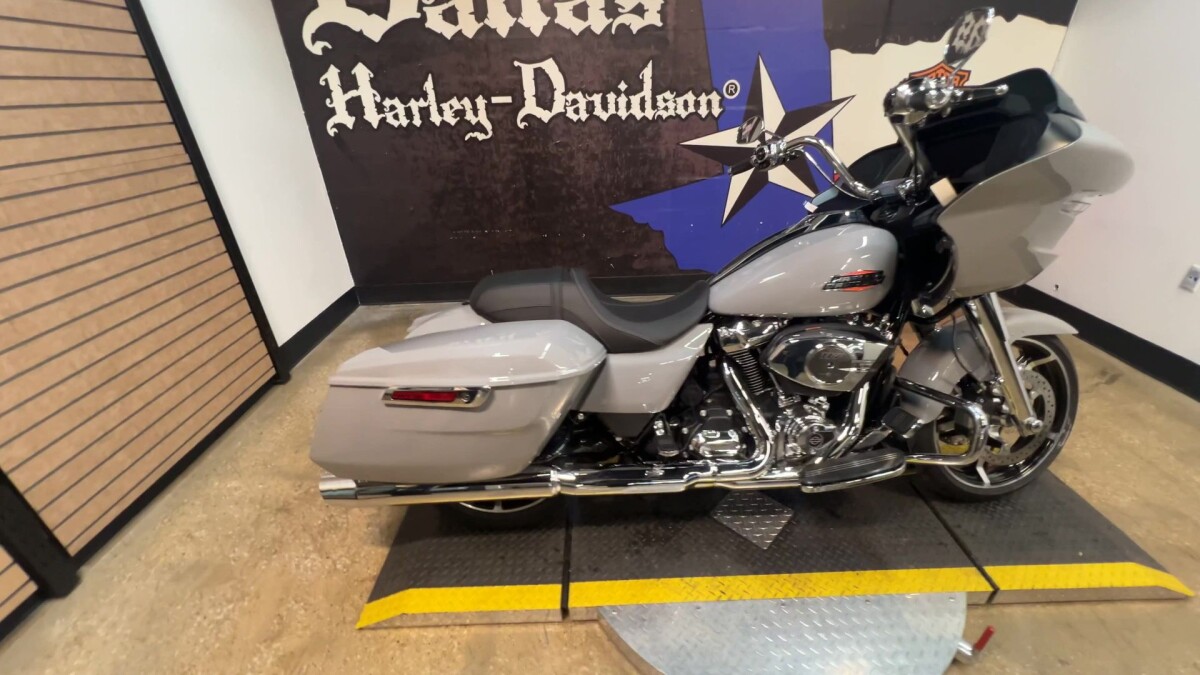2025 Harley-Davidson Road Glide FLTRX - Photo 4