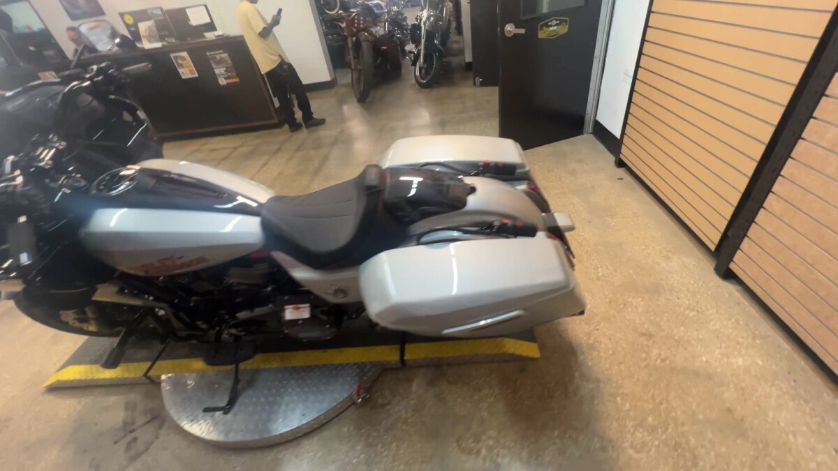 2025 Harley-Davidson CVO Road Glide ST FLTRXSTSE - Photo 9