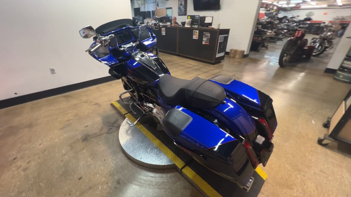 2025 Harley-Davidson CVO Road Glide FLTRXSE - Photo 2