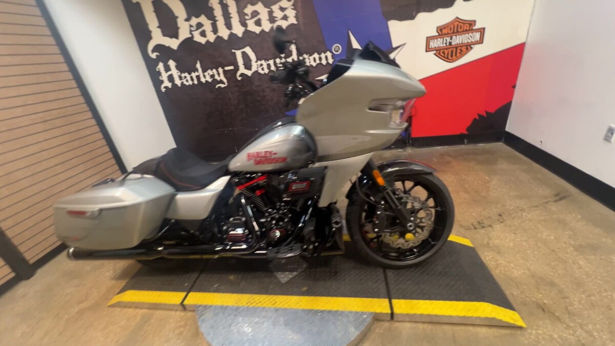 2025 Harley-Davidson CVO Road Glide ST FLTRXSTSE - Photo 5