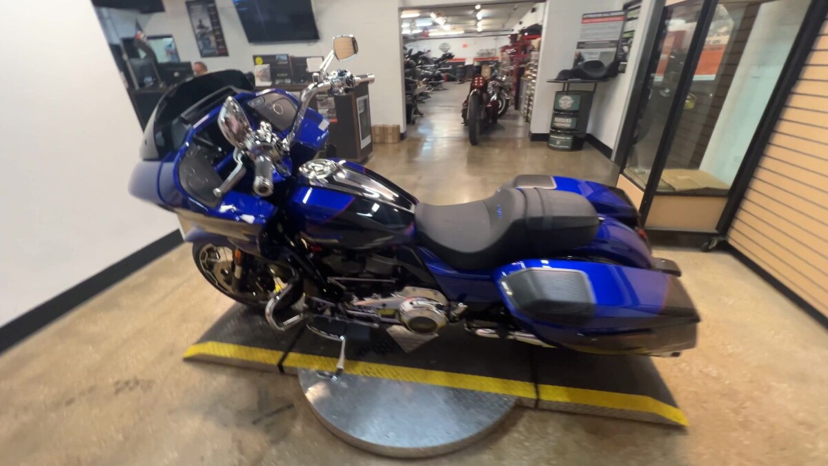 2025 Harley-Davidson CVO Road Glide FLTRXSE - Photo 9