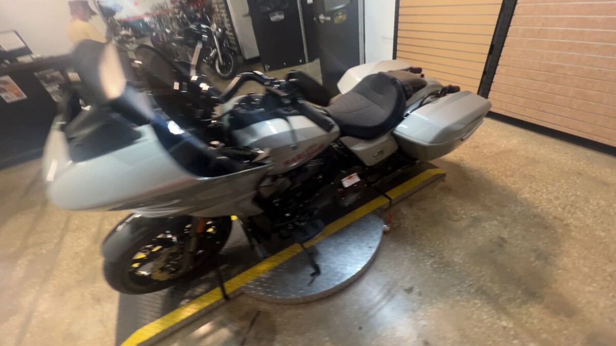 2025 Harley-Davidson CVO Road Glide ST FLTRXSTSE - Photo 8