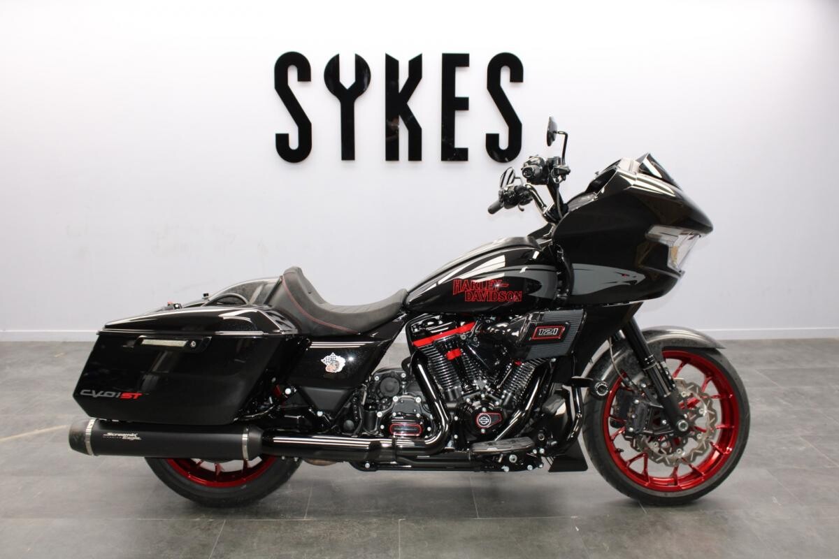  2024 Harley-Davidson FLTRXSTSE Touring CVO Road Glide ST Raven Metallic Black