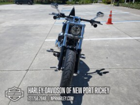 2016 Harley-Davidson® Breakout® thumb 3
