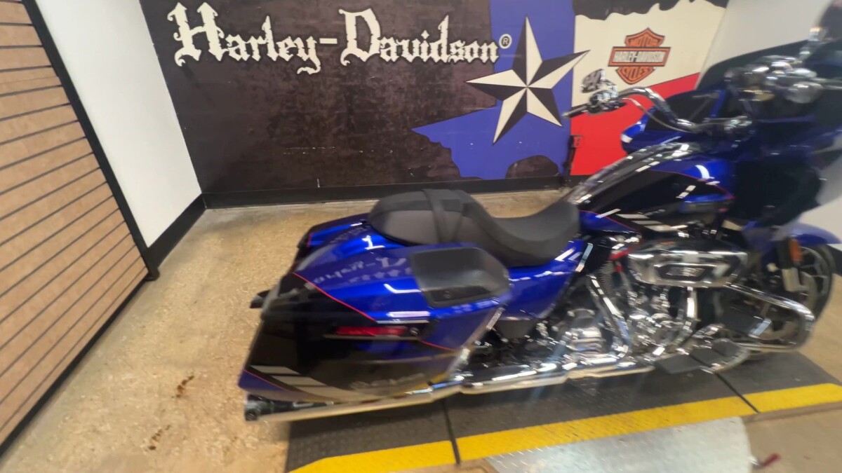 2025 Harley-Davidson CVO Road Glide FLTRXSE - Photo 4