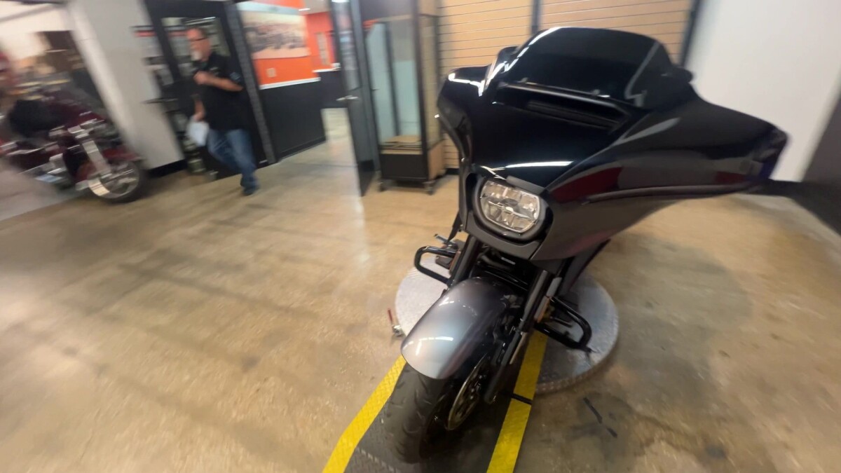 2025 Harley-Davidson CVO Street Glide FLHXSE - Photo 7