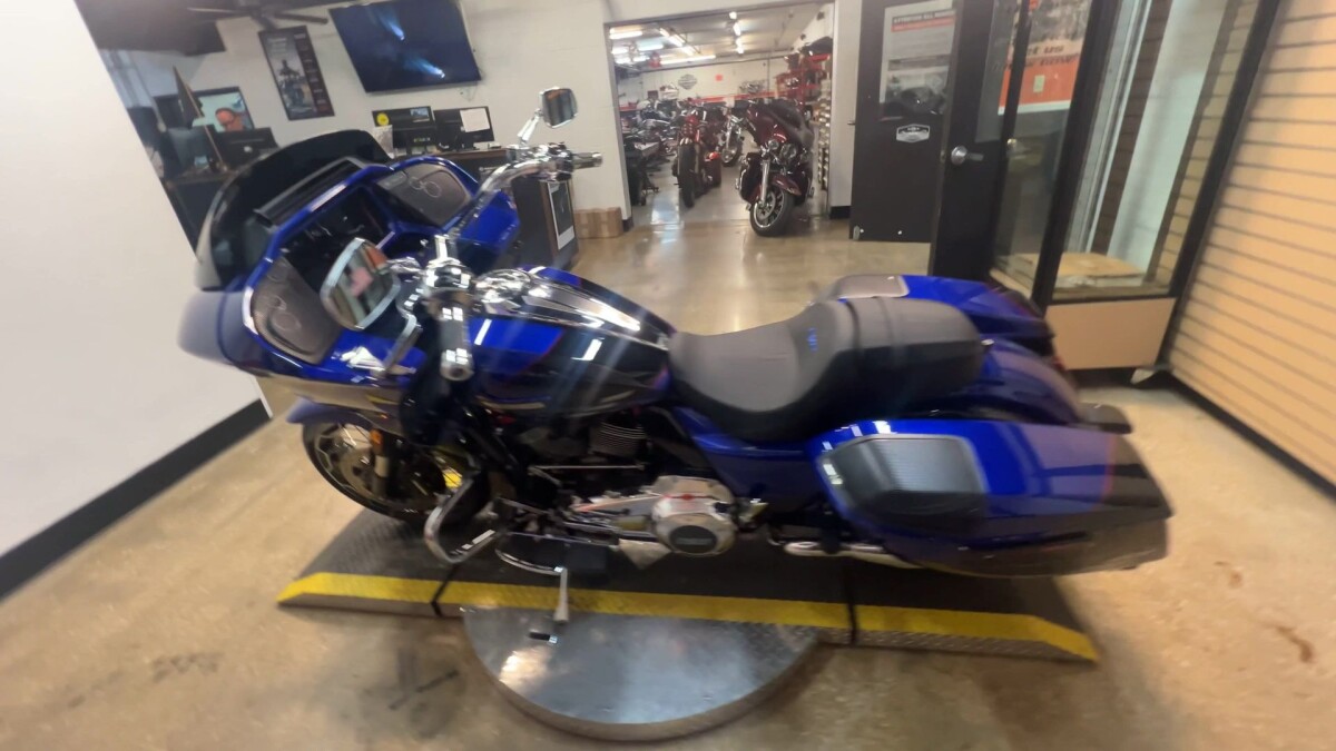2025 Harley-Davidson CVO Road Glide FLTRXSE - Photo 9
