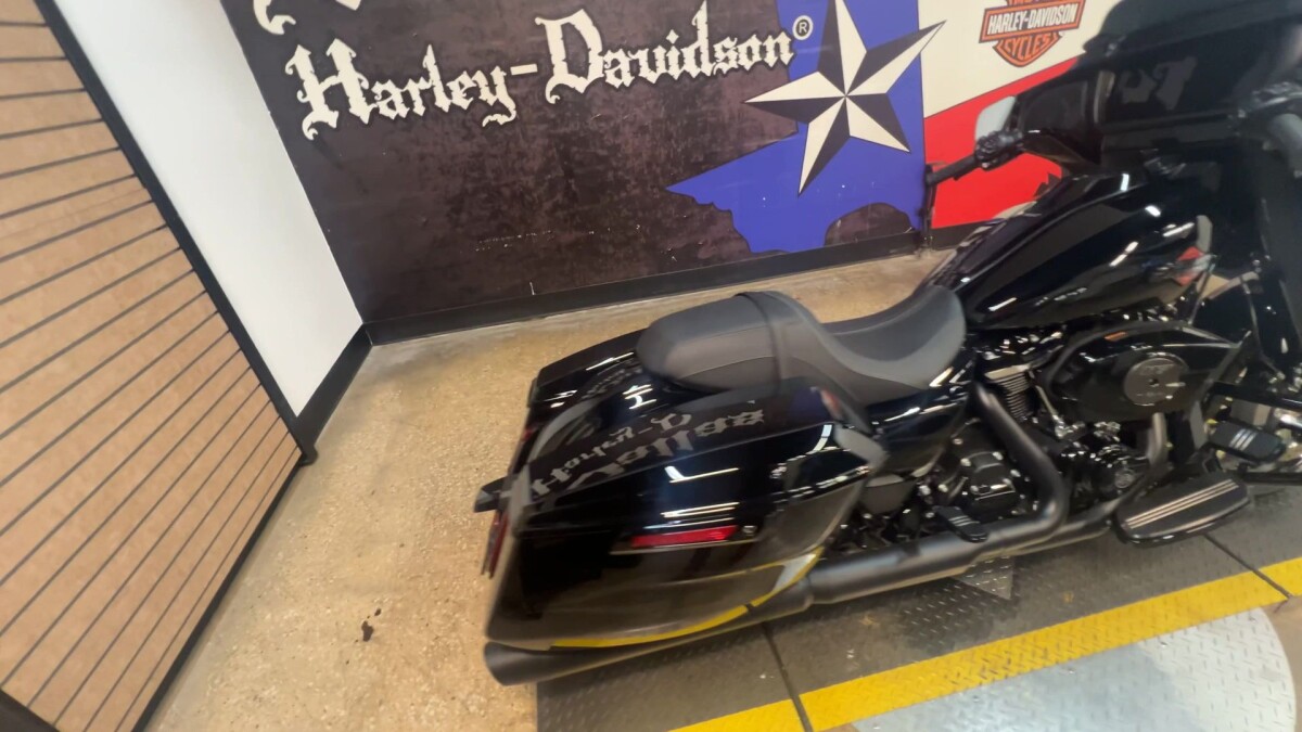 2025 Harley-Davidson Street Glide FLHX - Photo 4