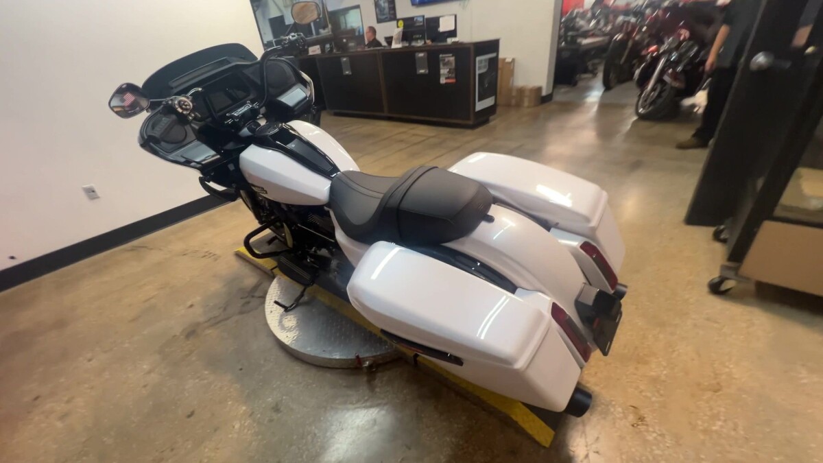 2025 Harley-Davidson Road Glide FLTRX - Photo 2