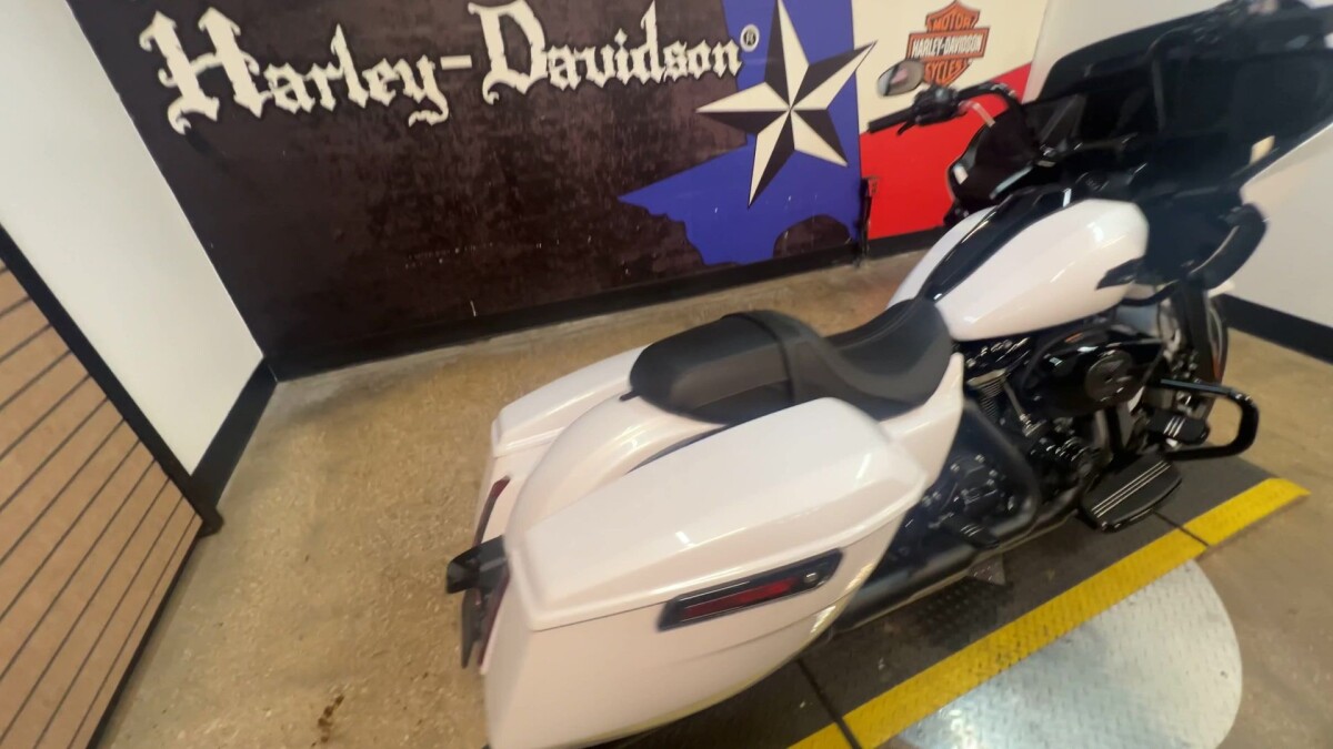 2025 Harley-Davidson Road Glide FLTRX - Photo 4