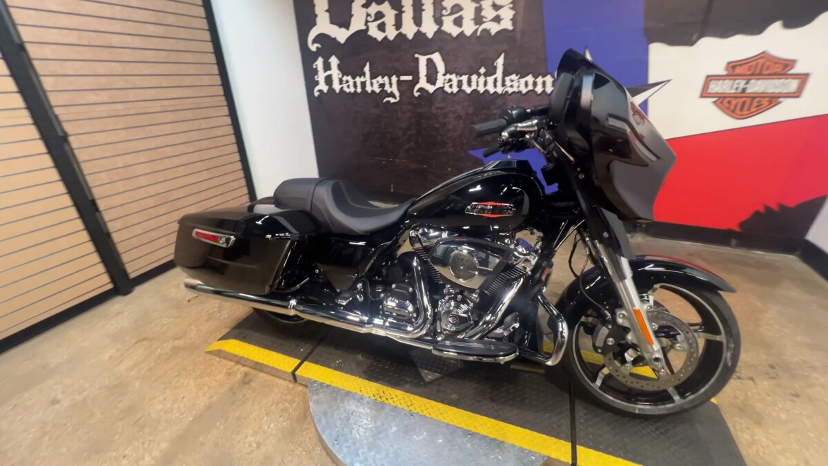 2025 Harley-Davidson Street Glide FLHX - Photo 5