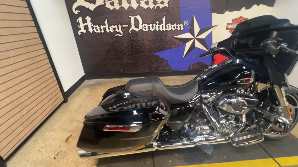 2025 Harley-Davidson Street Glide FLHX - Photo 4