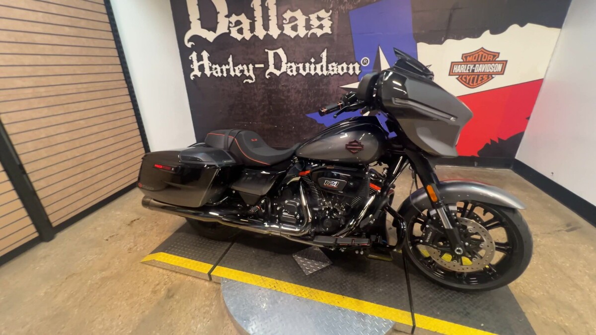 2025 Harley-Davidson CVO Street Glide FLHXSE - Photo 5