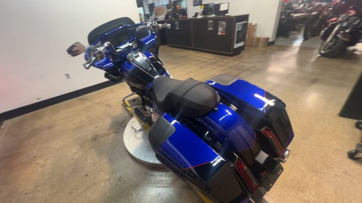2025 Harley-Davidson CVO Road Glide FLTRXSE - Photo 2