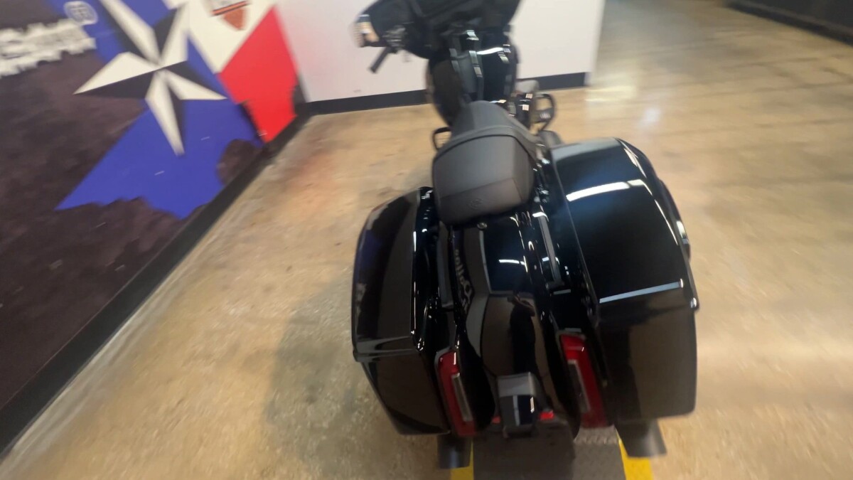 2025 Harley-Davidson Street Glide FLHX - Photo 3