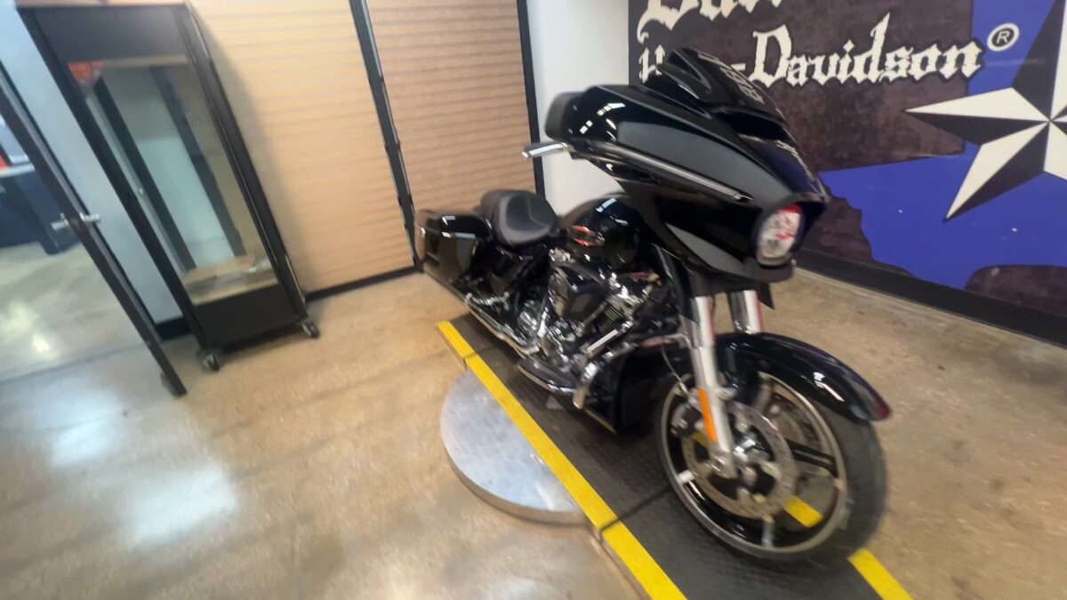 2025 Harley-Davidson Street Glide FLHX - Photo 6