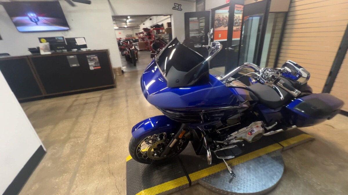 2025 Harley-Davidson CVO Road Glide FLTRXSE - Photo 8