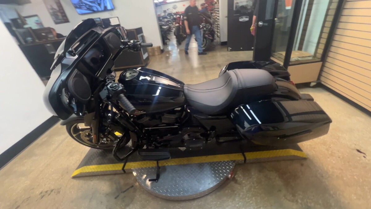 2025 Harley-Davidson Street Glide FLHX - Photo 9