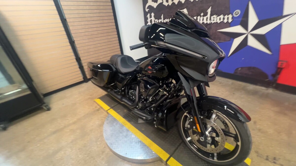 2025 Harley-Davidson Street Glide FLHX - Photo 6