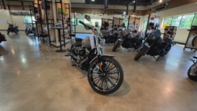 2025 Harley-Davidson® Breakout® thumb 2