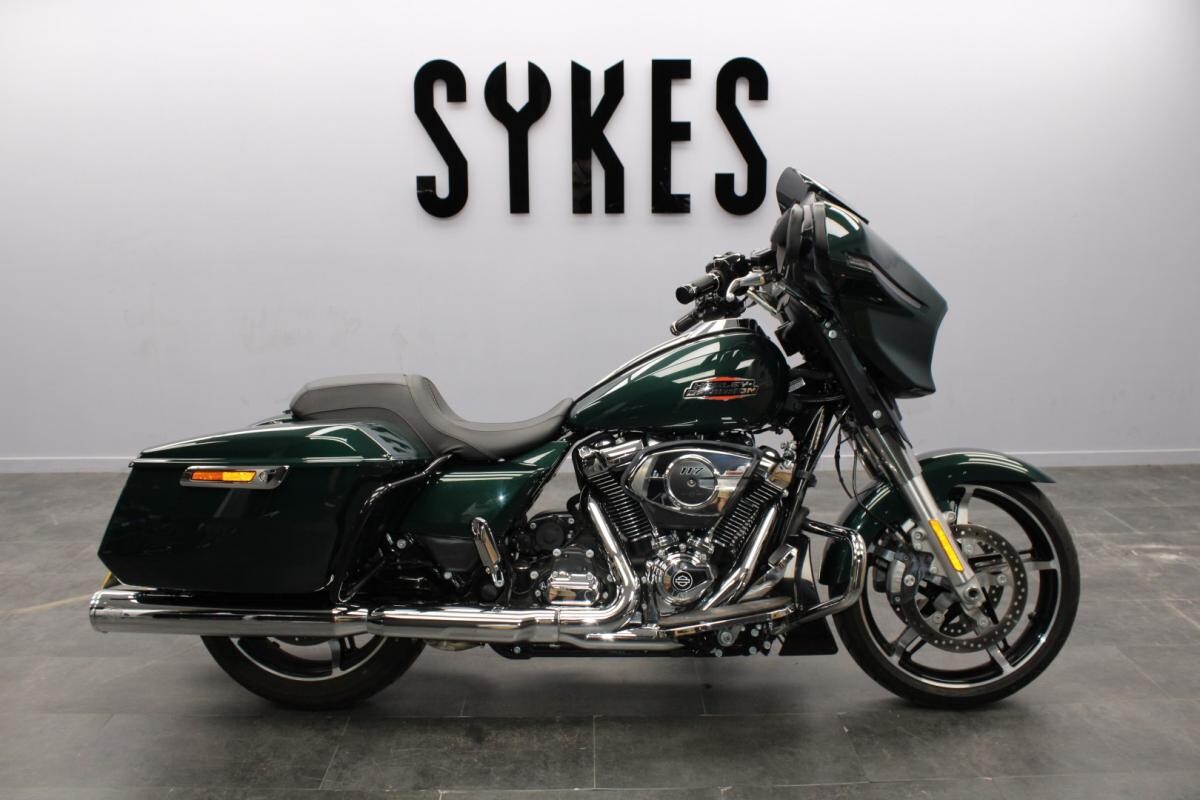 2024 Harley-Davidson FLHX Touring Street Glide in Alpine Green 