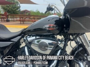 2025 Harley-Davidson® Road Glide™ thumb 3