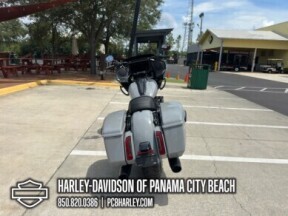 2025 Harley-Davidson® Road Glide™ thumb 2