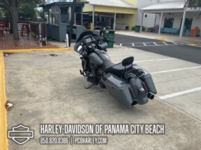2018 Harley-Davidson® CVO™ Road Glide® thumb 1