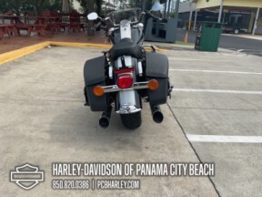 2012 Harley-Davidson® Road King® Classic thumb 2