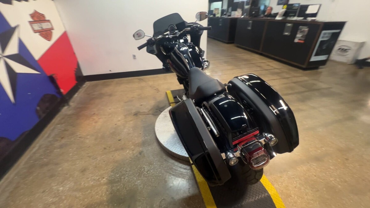 2025 Harley-Davidson Low Rider ST FXLRST - Photo 2