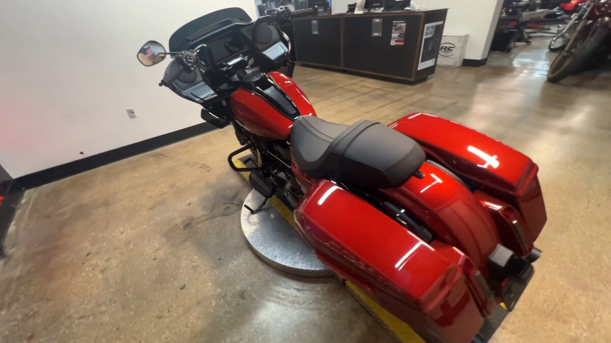 2025 Harley-Davidson Road Glide FLTRX - Photo 2