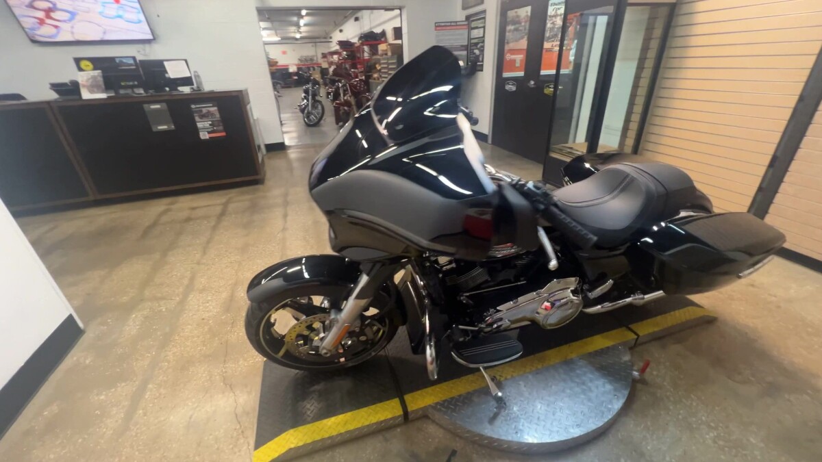 2025 Harley-Davidson Street Glide FLHX - Photo 8